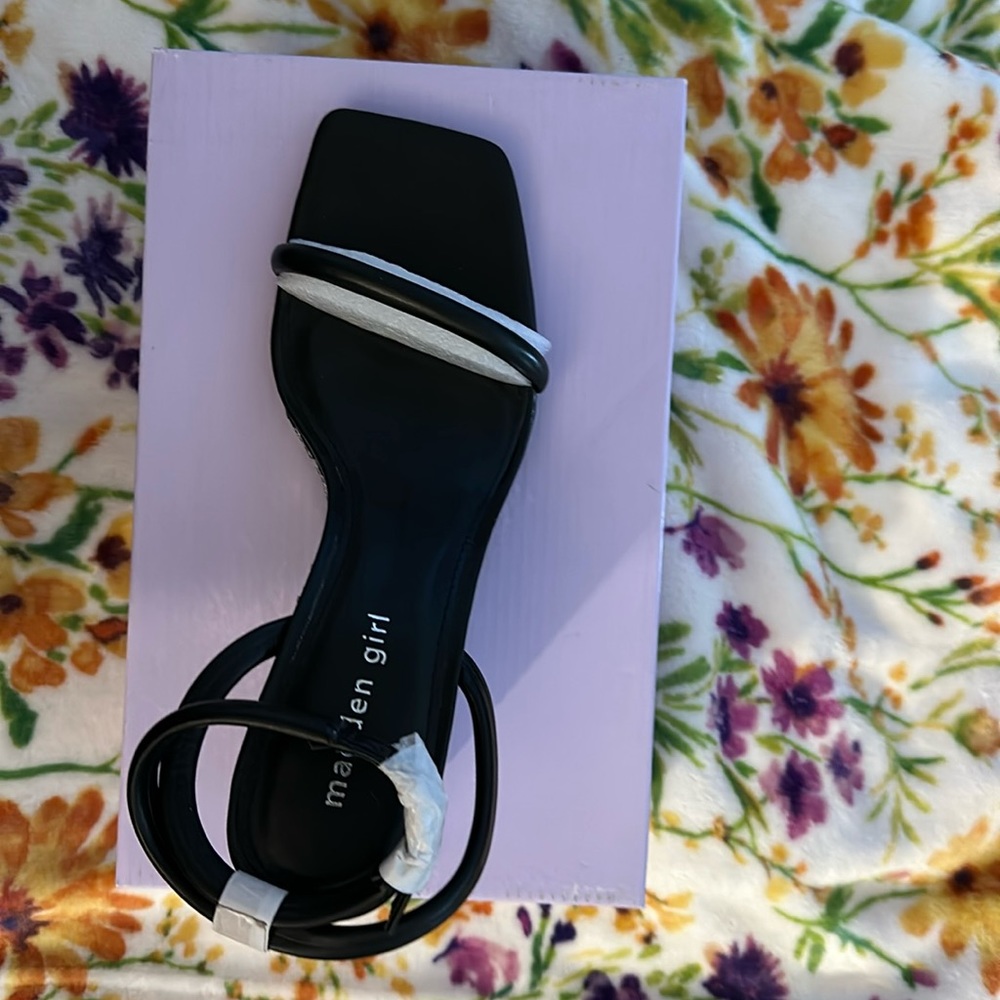 Madden girl new with tag, available different sizes, color black.